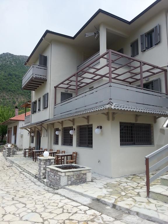 To Greki Hotel Livartzi Exterior foto